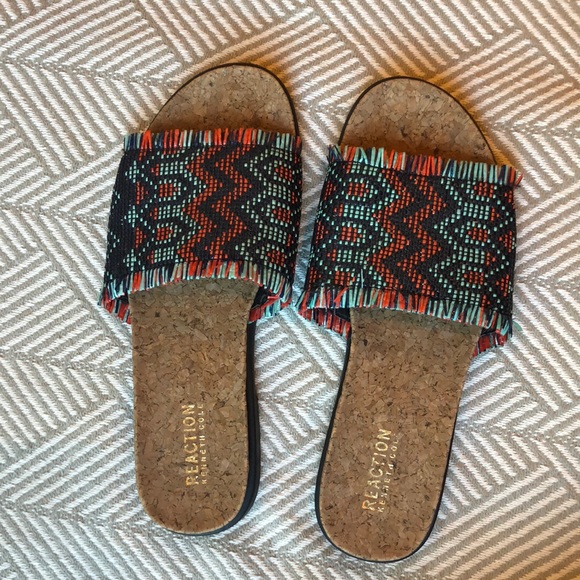 Kenneth Cole Reaction Fringe Sandal Slides - Picture 3 of 9